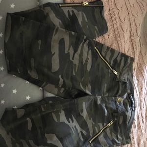 Express camo jeans